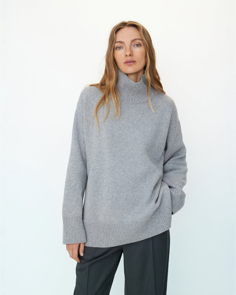 Turtleneck Classic Sweater Light Grey